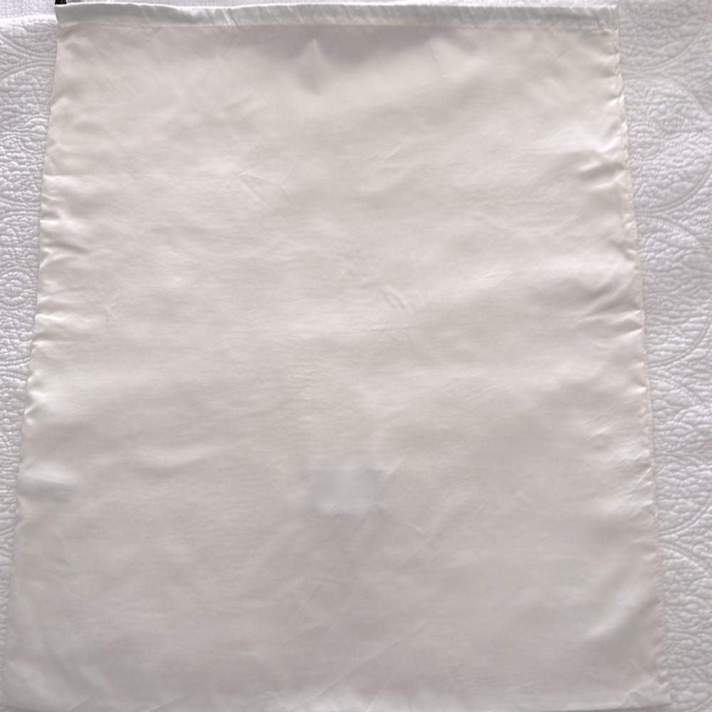 GUCCI LARGE WHITE DUST BAG AUTHENTIC - Picture 3 of 3